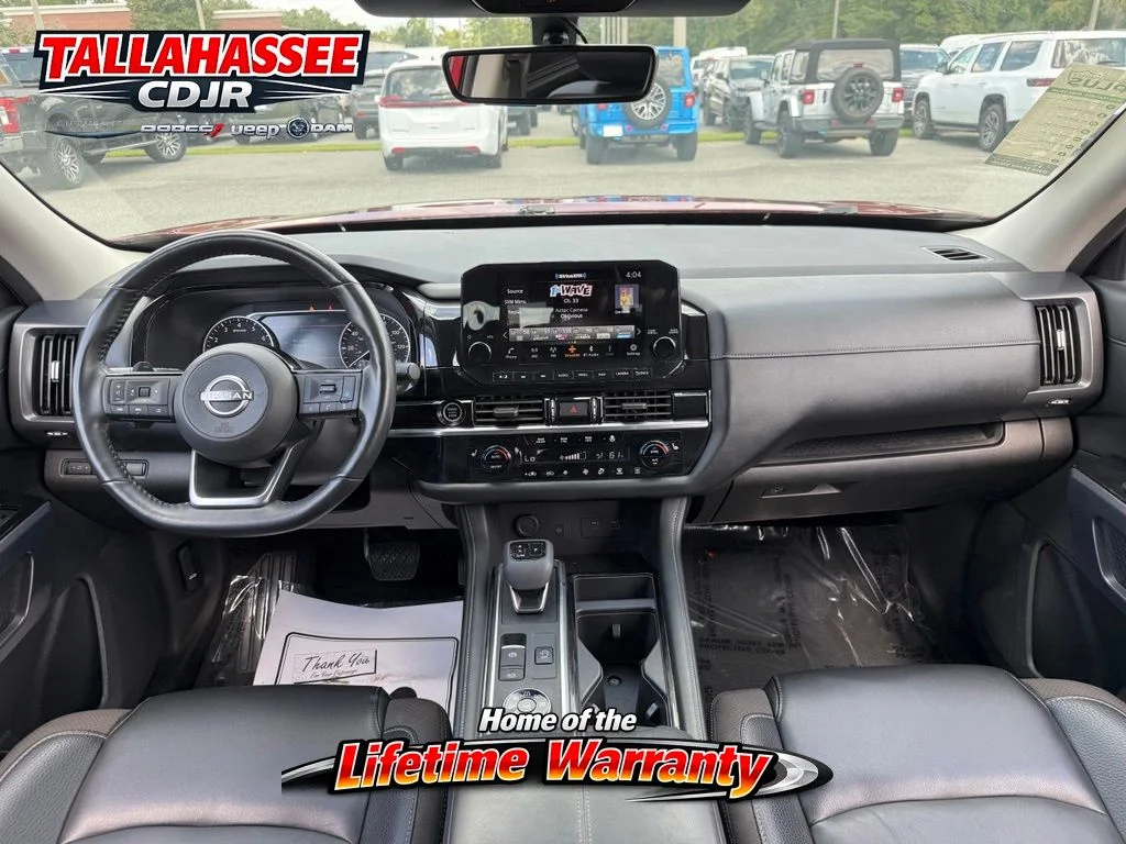 Used 2023 Scarlet Nissan SL image 30