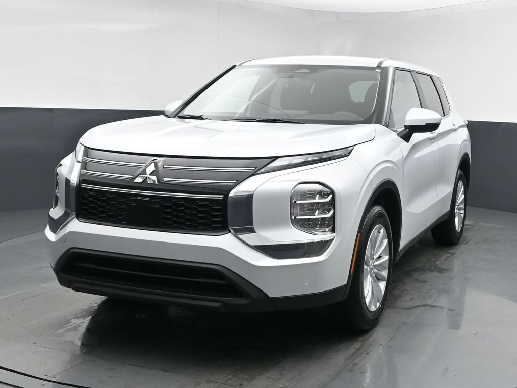 2026 Mitsubishi Outlander ES