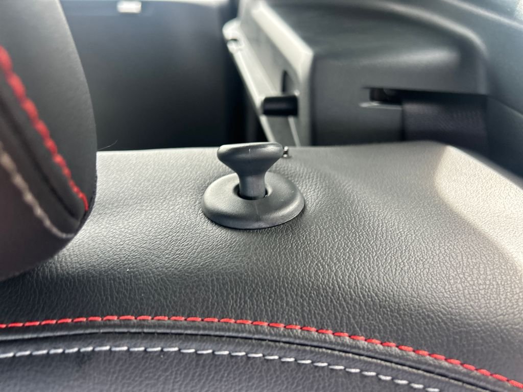 New 2026 Nissan Kicks SR 4D Sport Utility