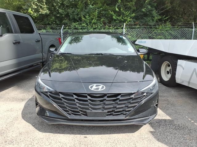 Used 2023 Phantom Black Hyundai SEL image 3