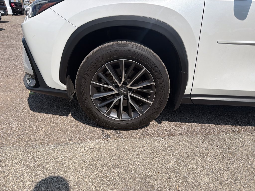 Used 2023 White Lexus 350 Premium image 11