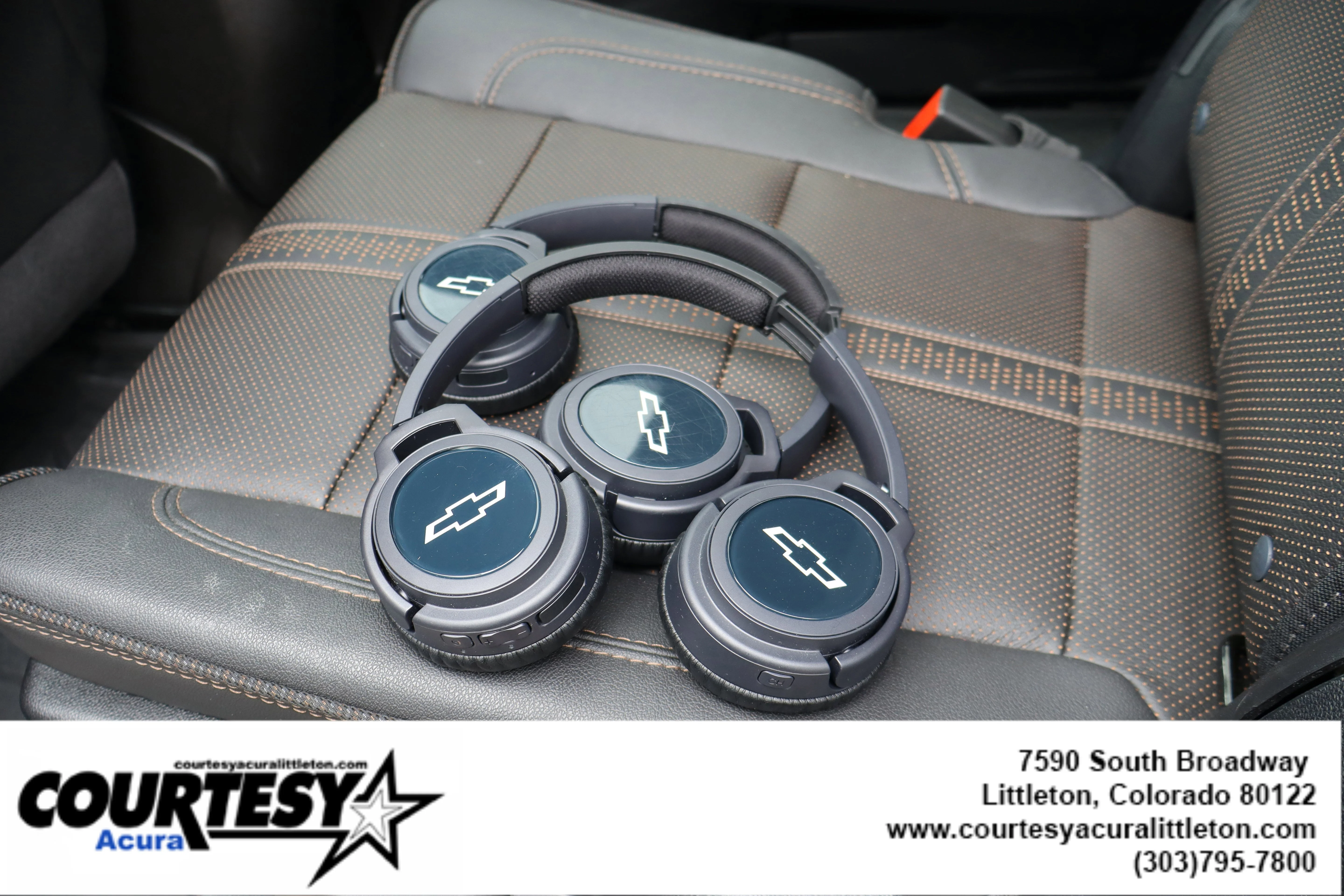 Used 2025 Iridescent Pearl Tricoat Chevrolet High Country image 26