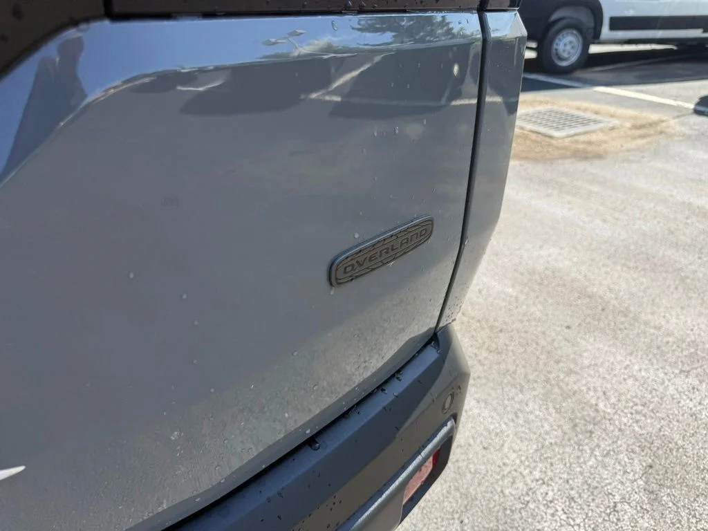 New 2026 Sting-Gray Clear-Coat Exterior Paint Jeep Overland image 40