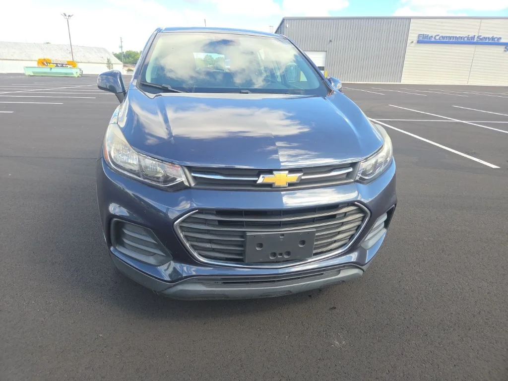 Used 2018 Blue Chevrolet LS image 2