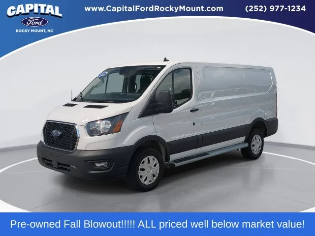 Used 2025 White Ford XL image 1