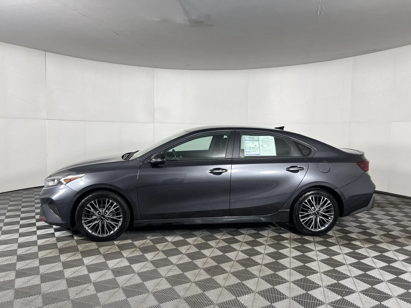 Used 2023 Gy Kia GT-Line image 10