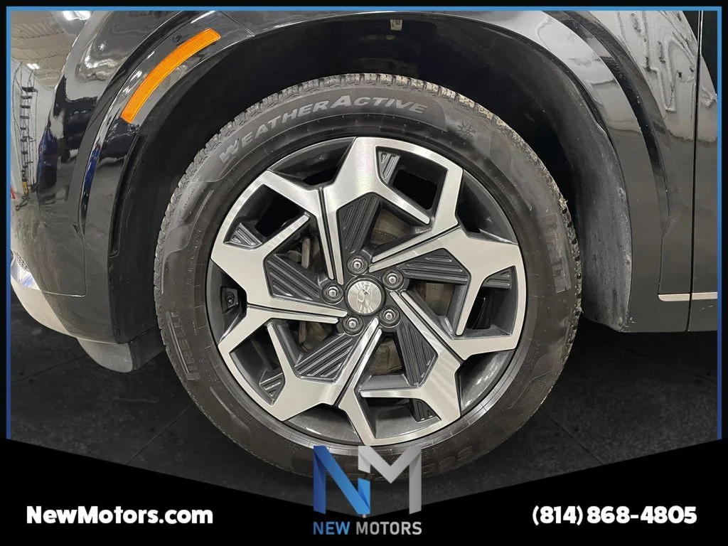 Used 2022 Black Hyundai Calligraphy image 14