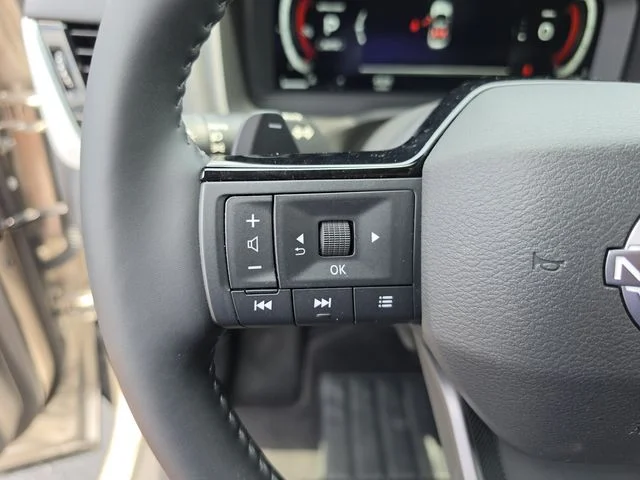 Used 2025 Gold Nissan Platinum image 44
