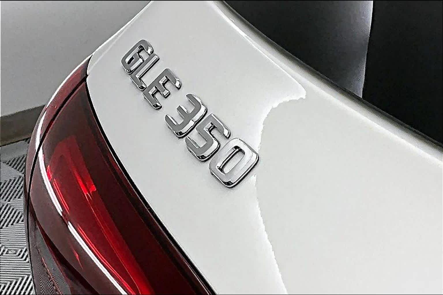 New 2026 Polar White Mercedes-Benz GLE 350 image 7