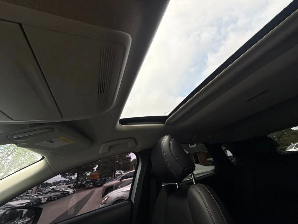 Used 2021 Silver Mazda Preferred image 22
