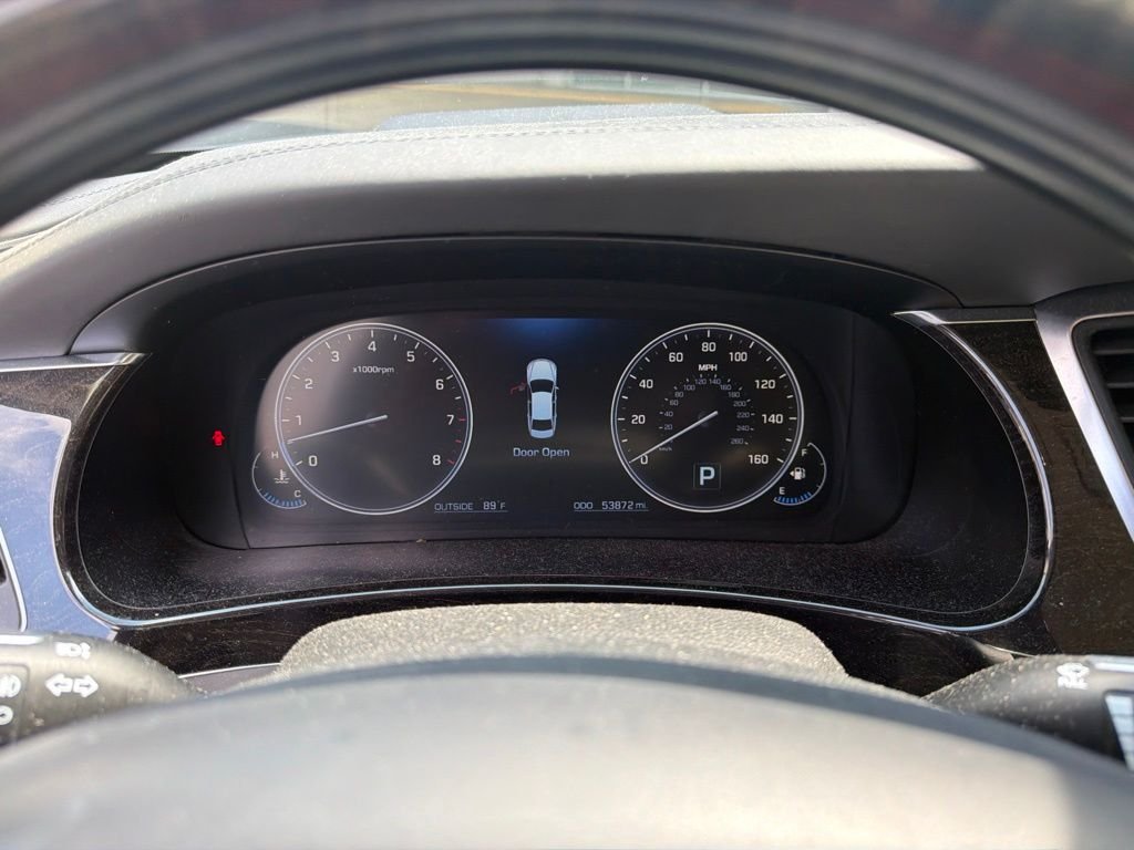 Used 2016 Black Hyundai Signature image 7