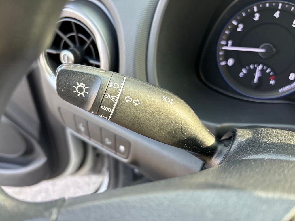 Used 2022 Silver Hyundai SEL image 25