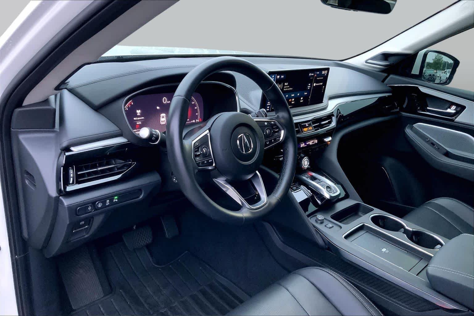 Used 2025 Platinum White Pearl Acura w/Technology Package image 17