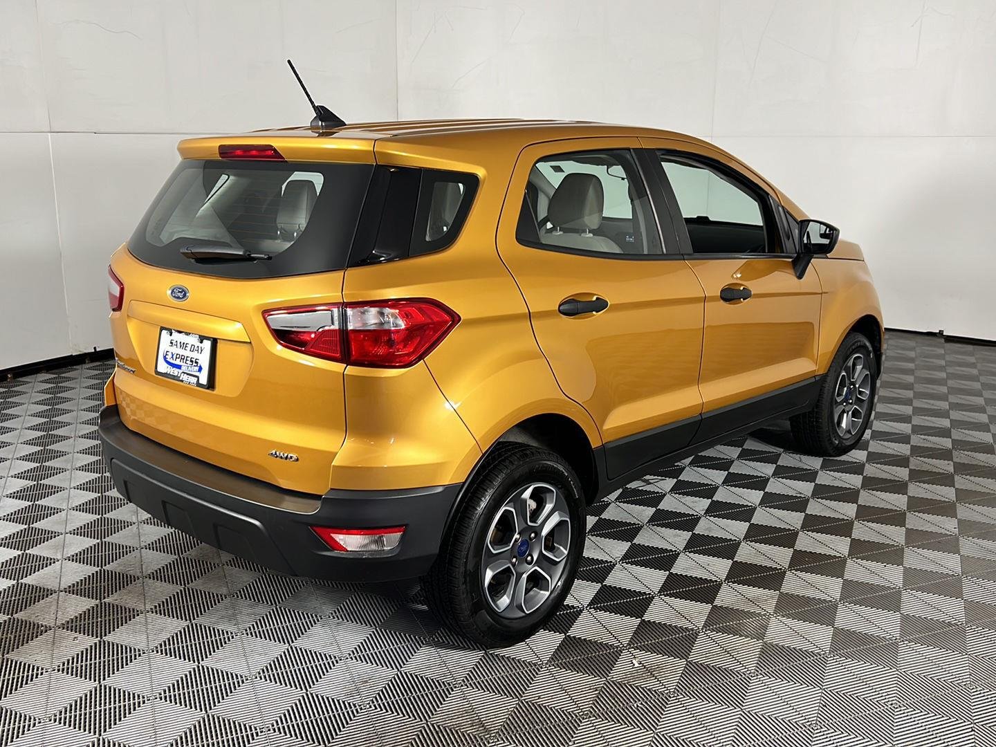 Used 2022 Luxe Yellow Ford S image 14