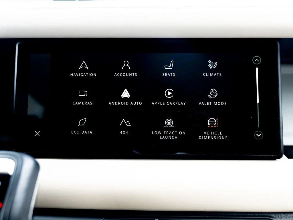 Used 2024 Green Land Rover X-Dynamic SE image 25