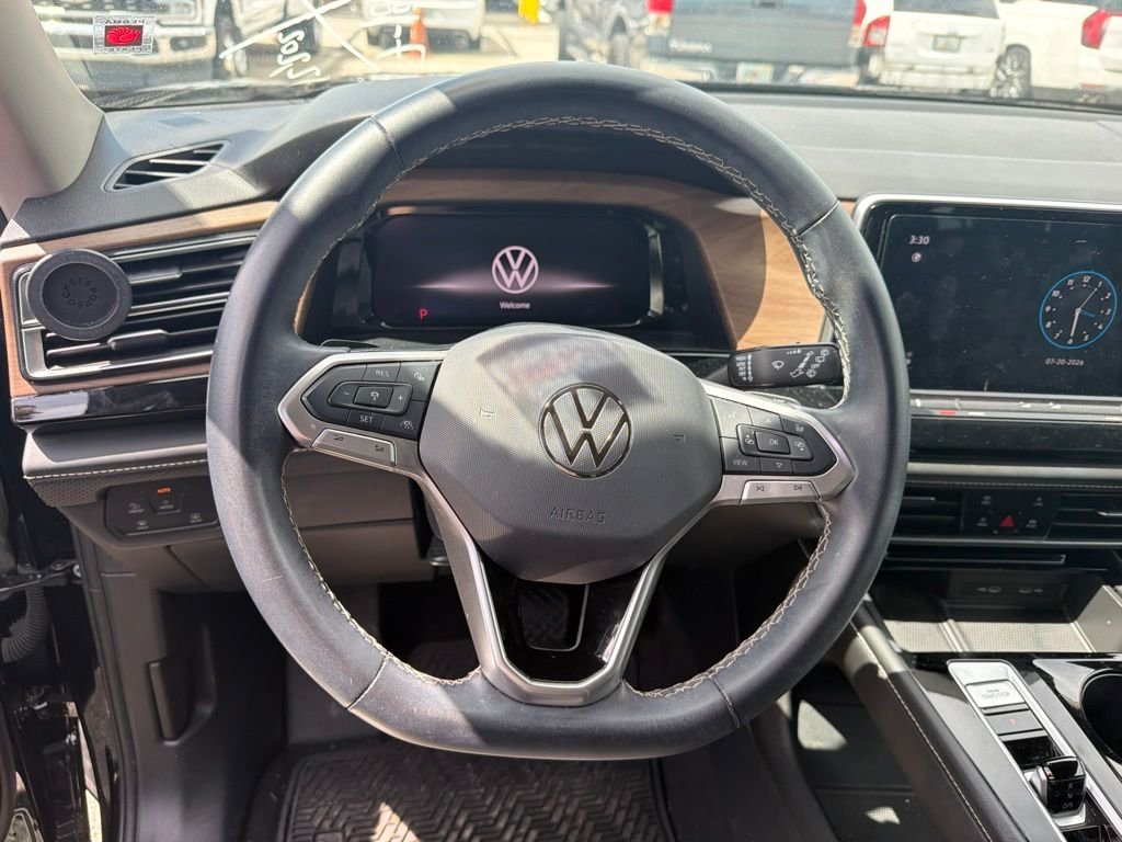 Used 2024  Volkswagen 2.0T SE w/Technology image 15