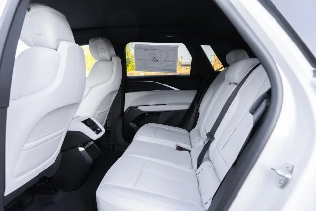 New 2025 Crystal White Tricoat Cadillac Luxury 1 image 17