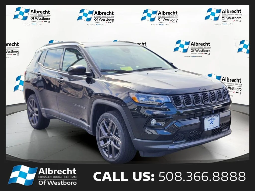 New 2026 Diamond Black Crystal Pearl-Coat Exterior Paint Jeep Limited image 7
