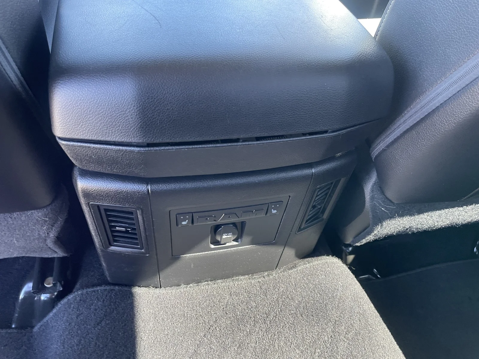 Used 2016 Pearl White Ram Laramie image 13