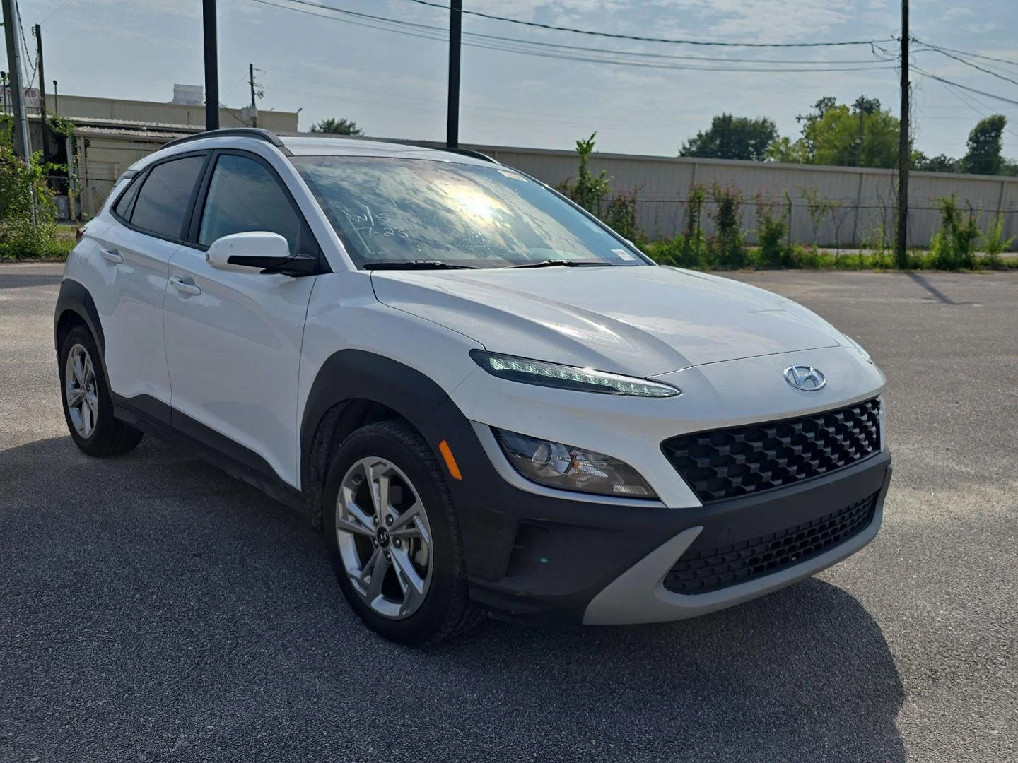 Used 2022 Lunar White Hyundai SEL image 1