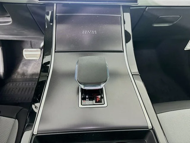 New 2026 Blue Land Rover  image 18