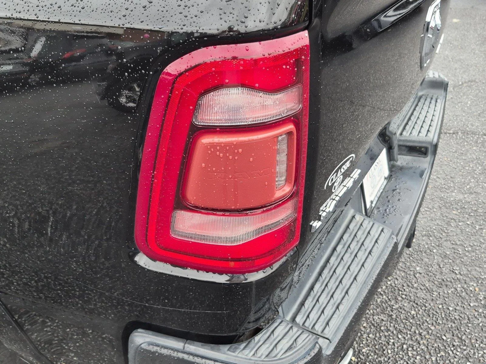 Used 2019 Diamond Black Crystal Pearlcoat Ram Limited image 11
