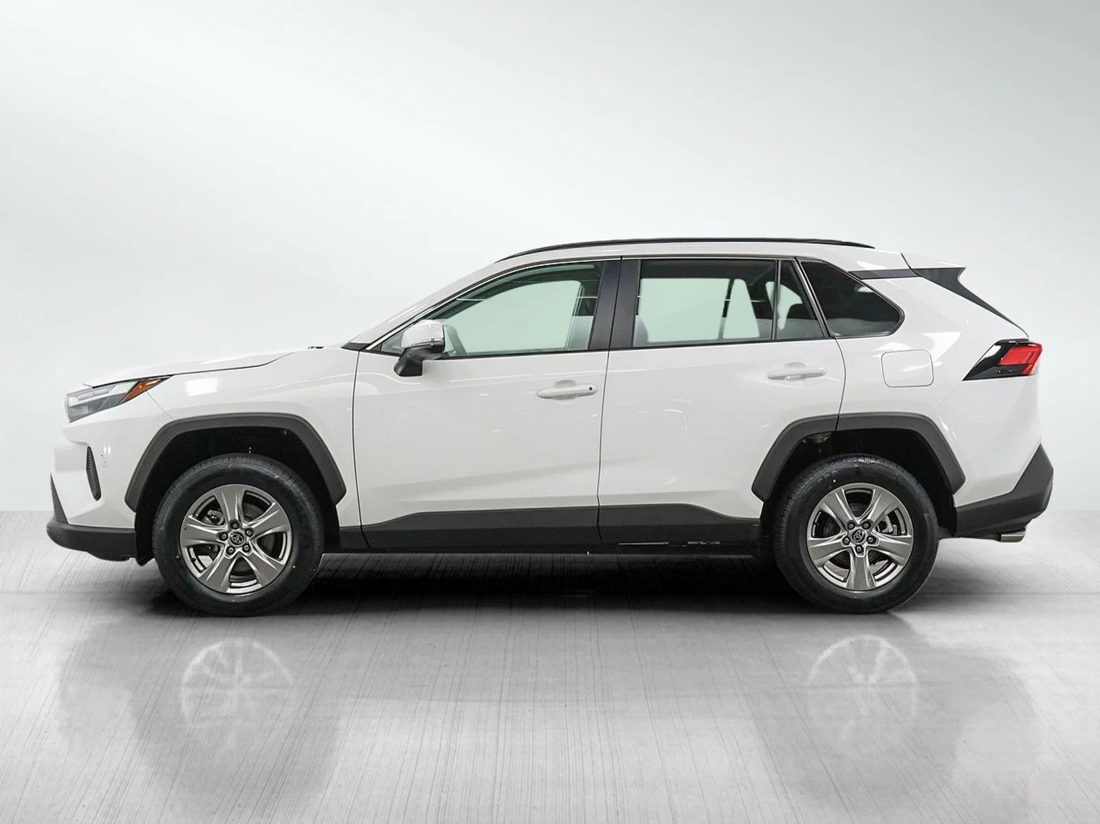 Used 2024 Toyota RAV4 XLE with VIN 2T3P1RFV6RW433429 for sale in White Bear Lake, Minnesota