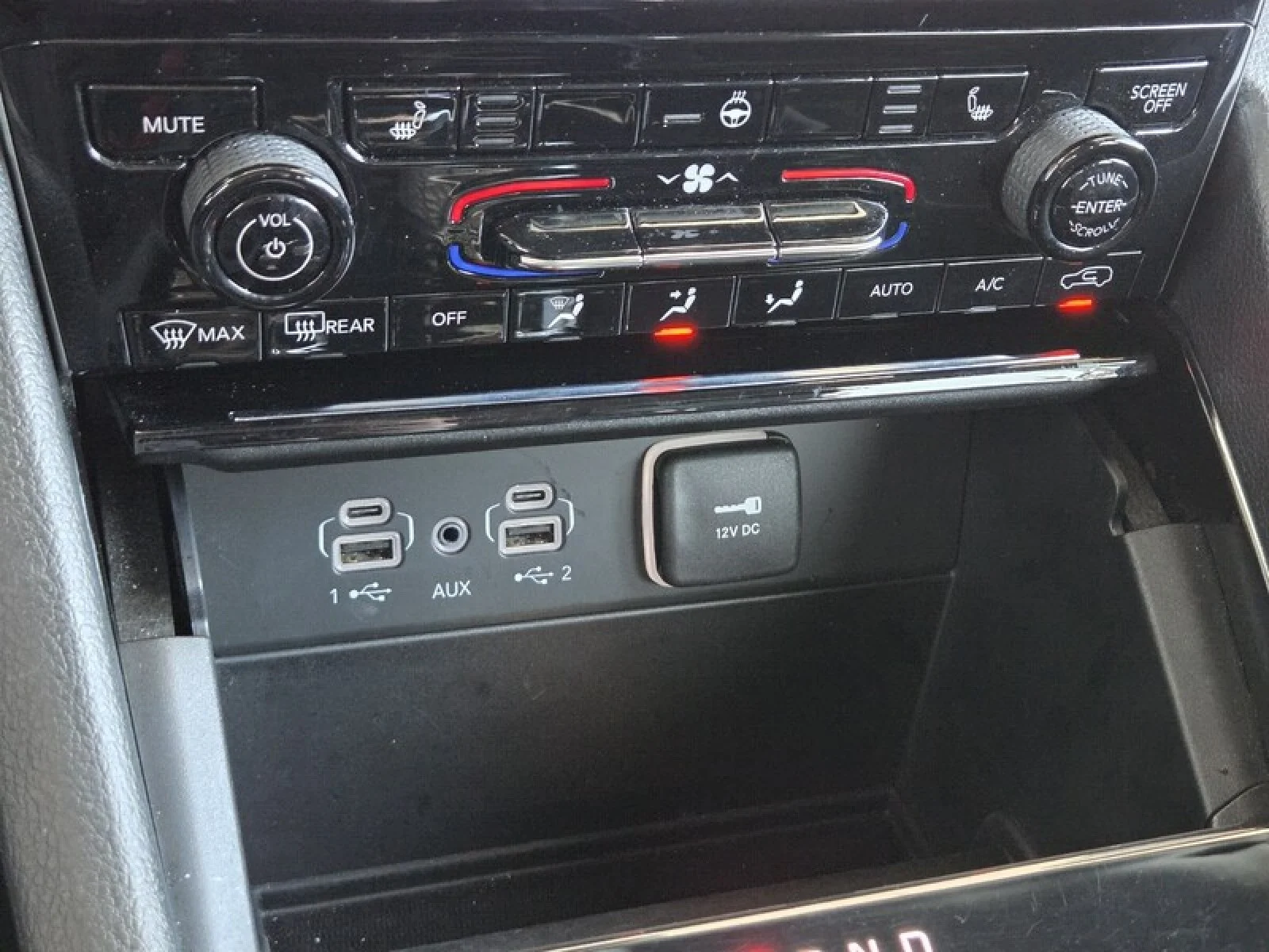 Used 2023 WHITE Jeep Limited image 31