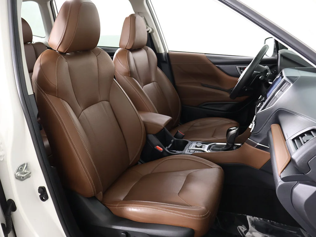 Used 2021 White Subaru Touring image 37