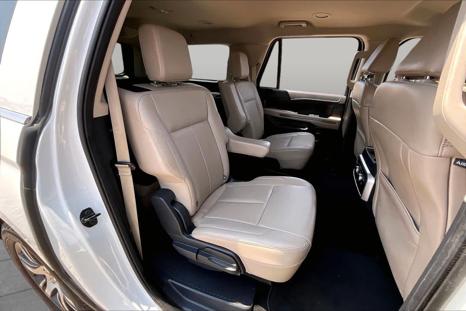 Used 2024 Star White Metallic Tri-Coat Ford XLT image 18