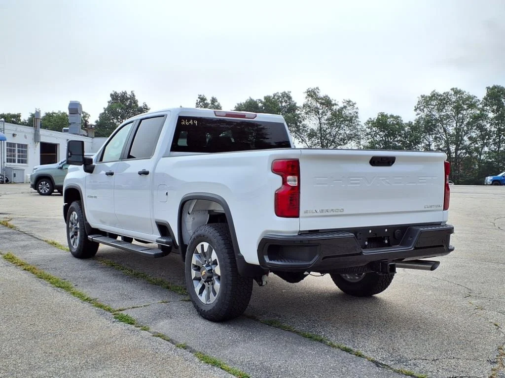 2025 Chevrolet Silverado 2500 HD Custom - Photo 5