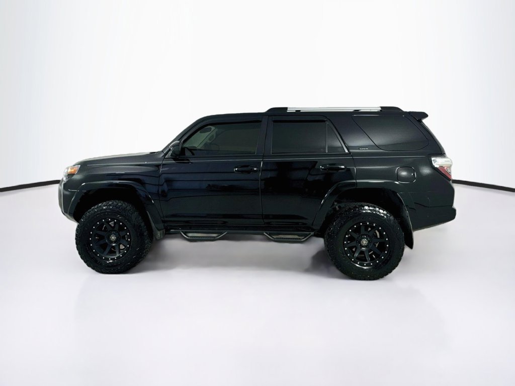 Used 2018 Midnight Black Metallic Toyota SR5 image 4