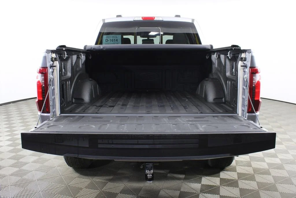 Used 2024 Gray Ford XLT image 7