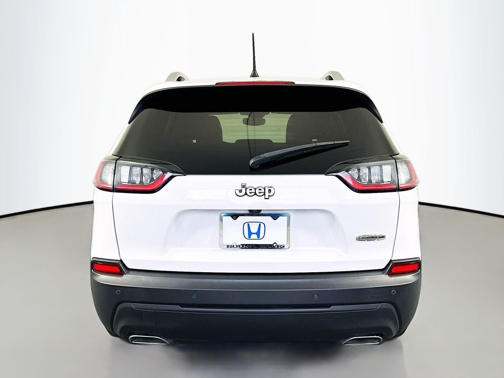 Used 2021 Bright White Clearcoat Jeep Latitude Lux image 6