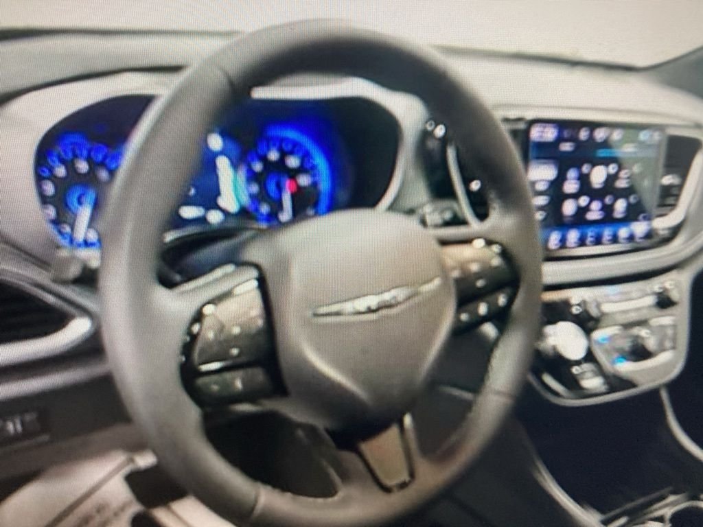 Used 2025 Blue Chrysler Limited image 4