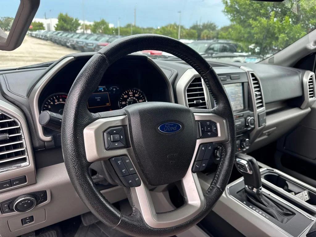 Used 2016 Ingot Silver Ford Lariat image 9