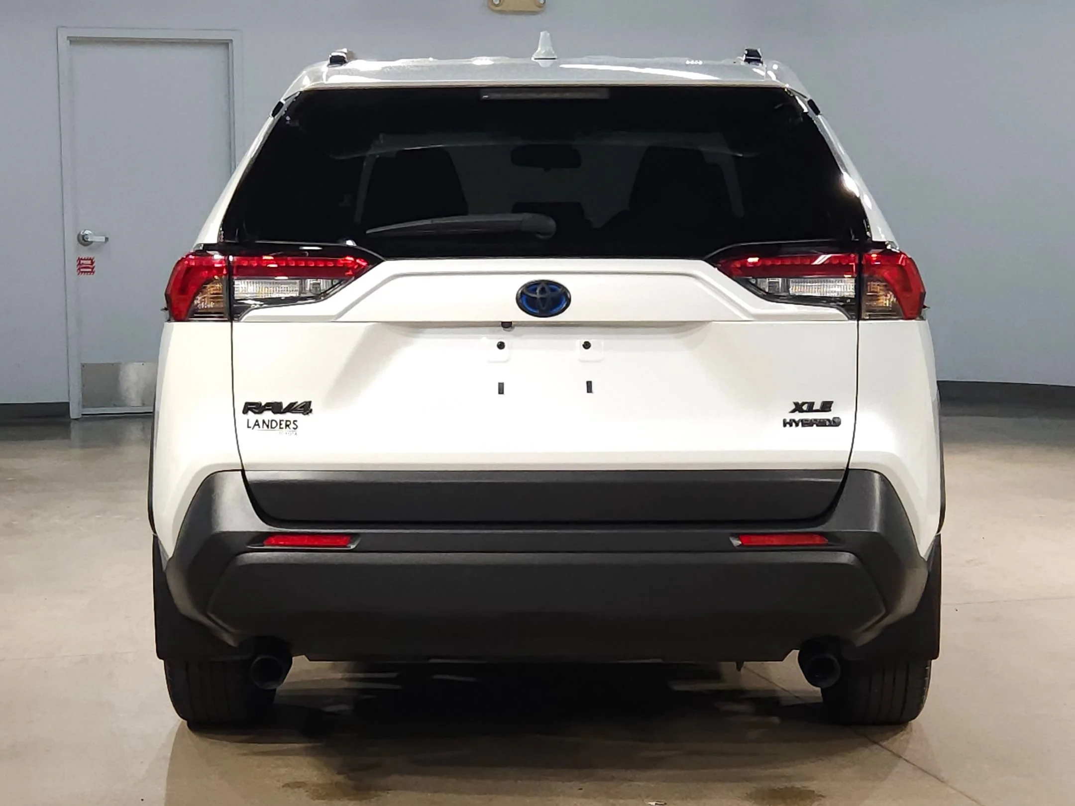 Used 2024 Wind Chill Pearl Toyota Hybrid XLE Premium image 6