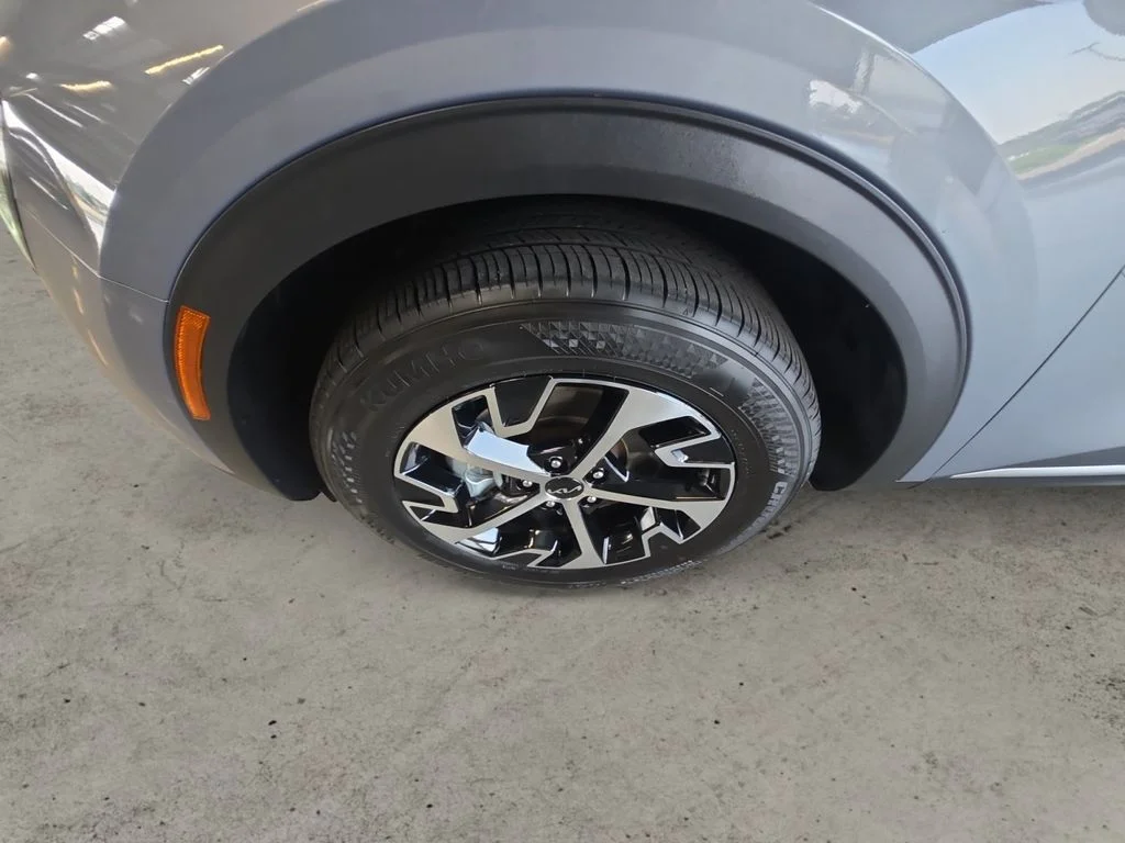 Certified Used 2024 Silver Kia EX image 9
