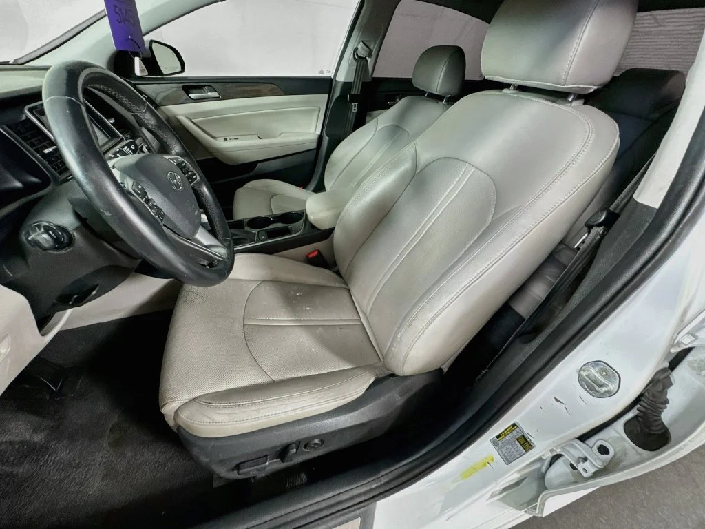 Used 2018 White Hyundai Limited image 25