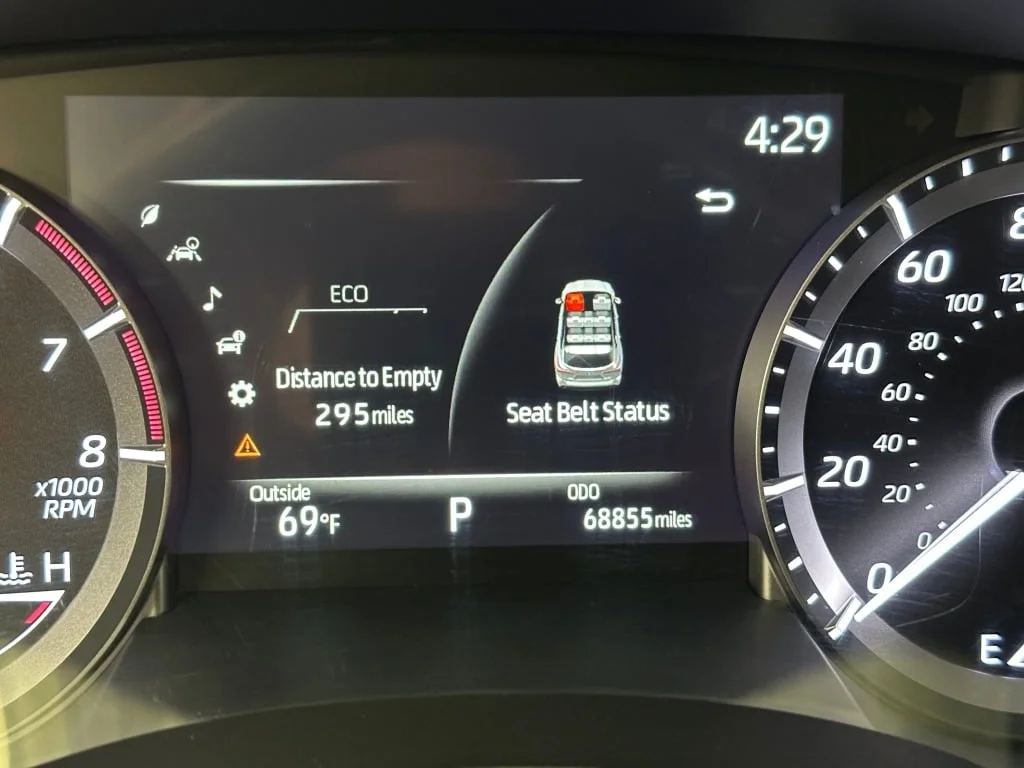 Used 2023 Wind Chill Pearl Toyota L image 3
