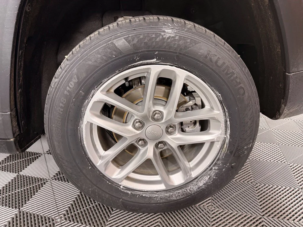 Used 2024 Gray Jeep Laredo X image 15