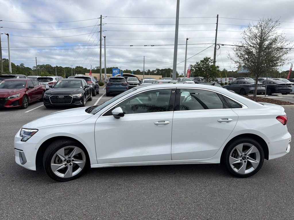 Used 2024  Audi 40 Premium image 4