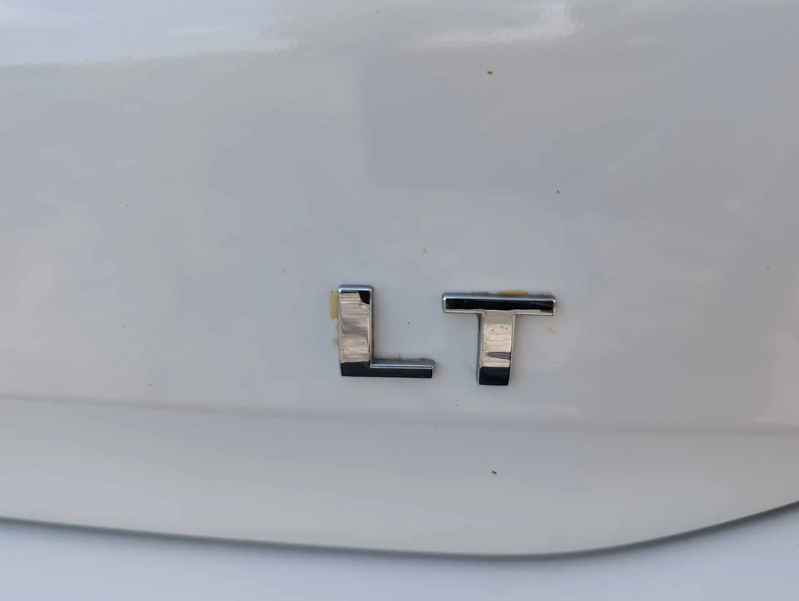 Used 2024 Summit White Chevrolet LT image 30