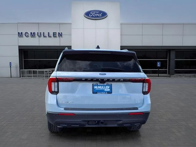New 2026 Space White Metallic Ford Active image 4