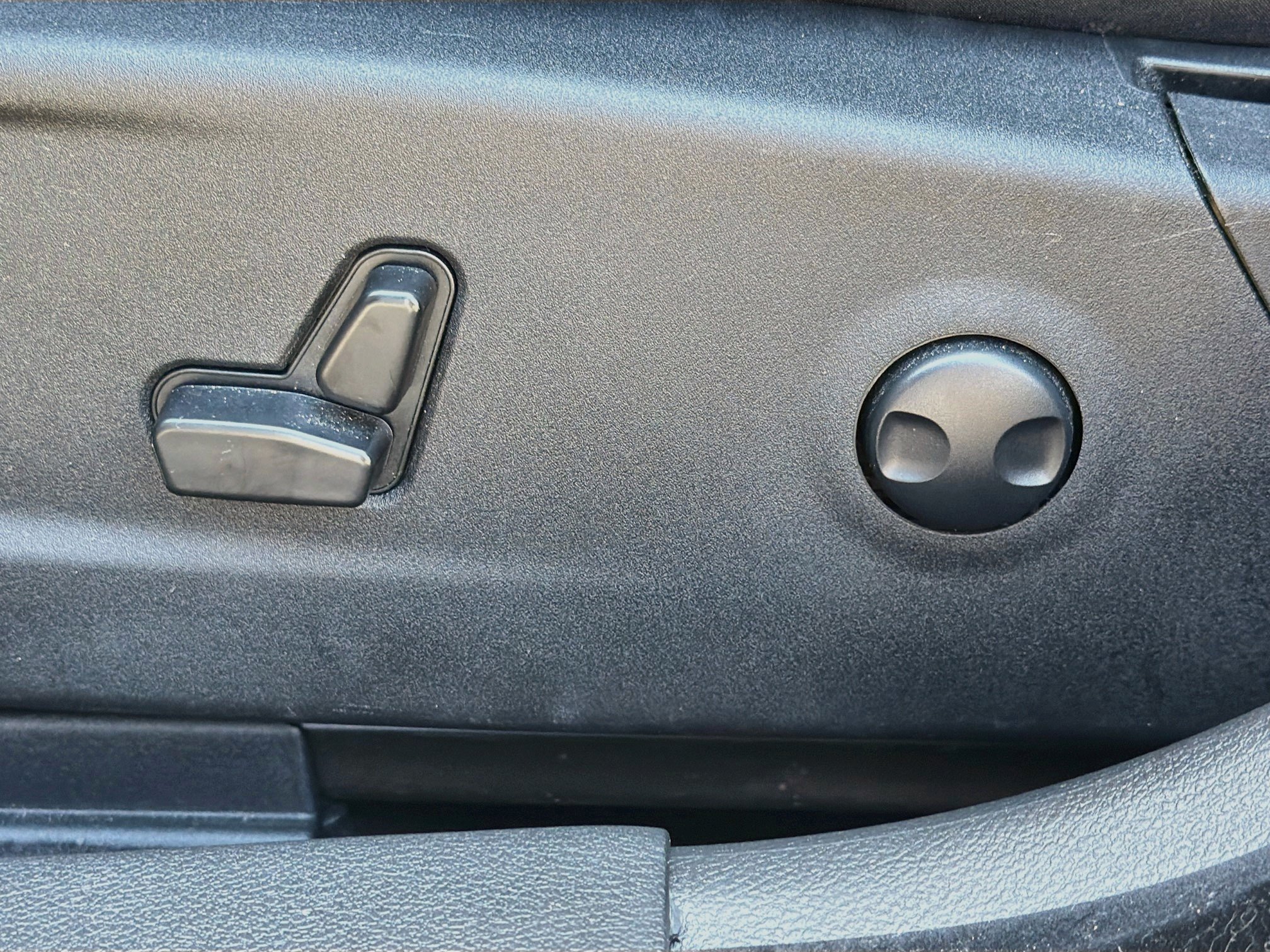 Used 2023 Gloss Black Chrysler Touring image 23
