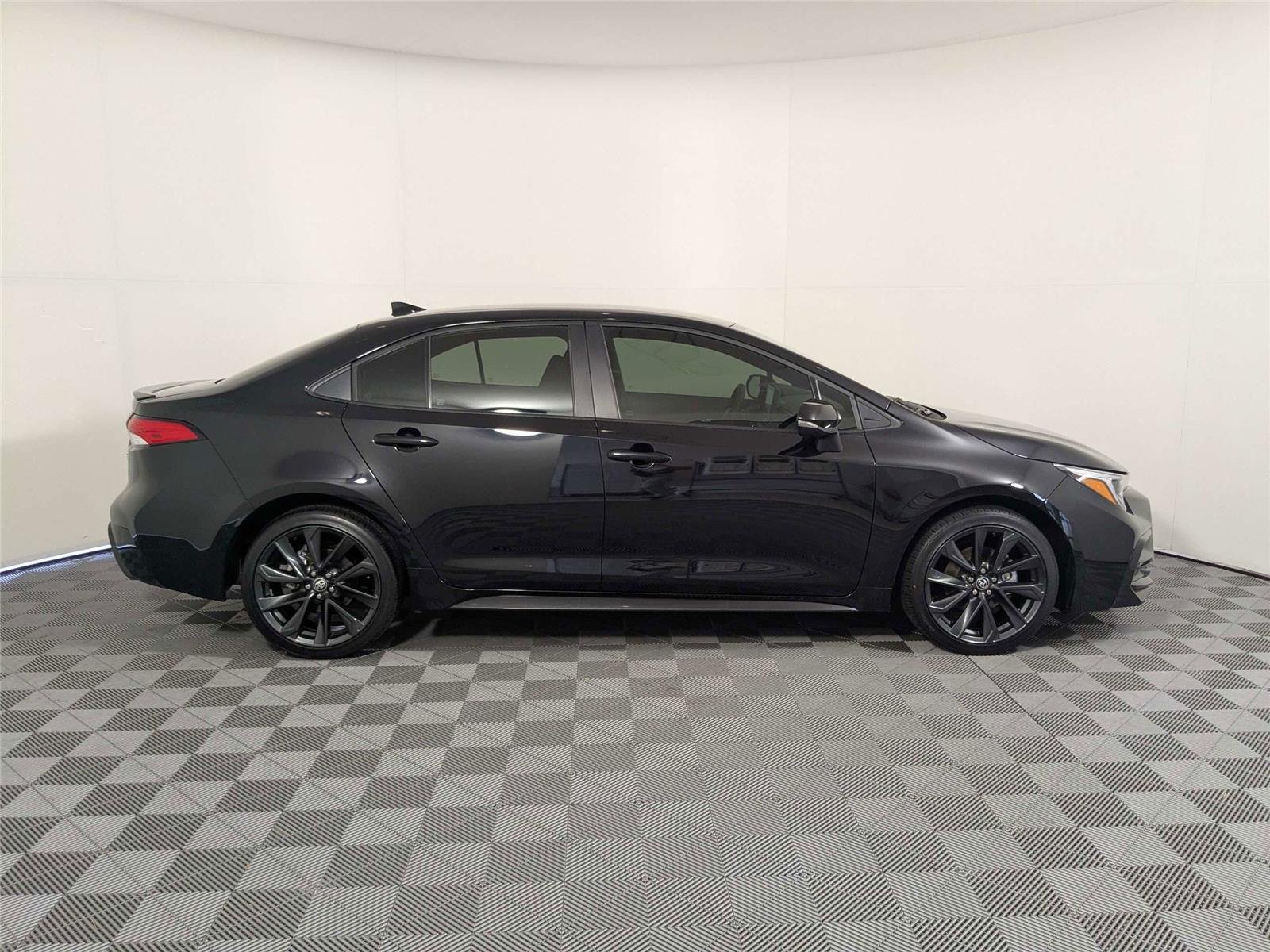 Certified Used 2024 Midnight Black Metallic Toyota SE image 4