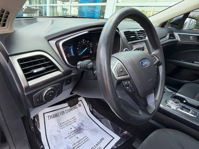 Used 2019 Black Ford SE image 33