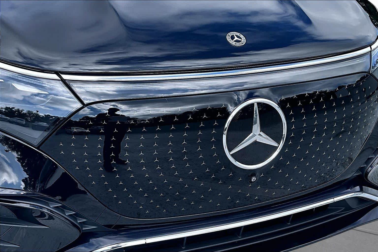 Used 2023 Obsidian Black Metallic Mercedes-Benz EQS 580 image 29