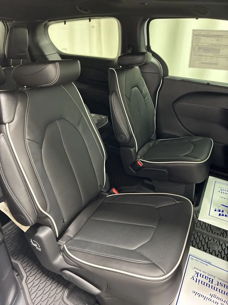 New 2026 White Chrysler Limited image 29
