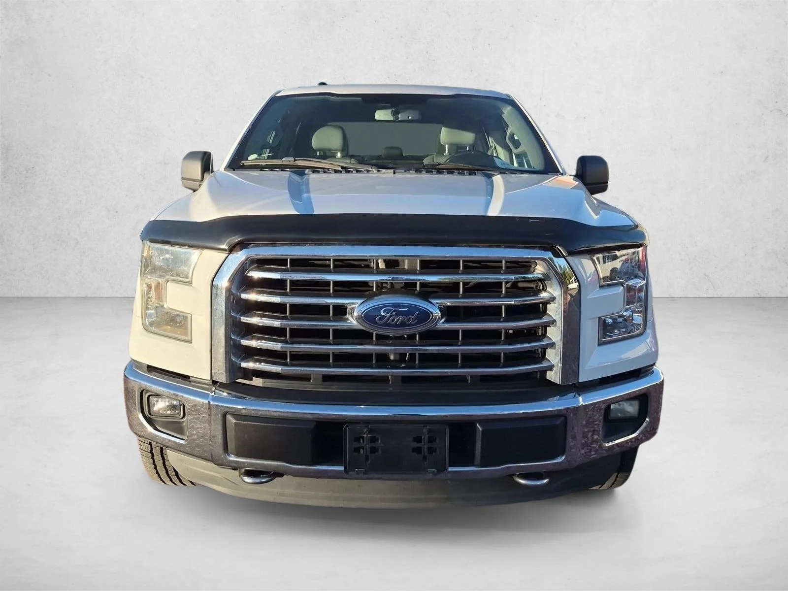 Used 2015 Oxford White Ford XLT image 2